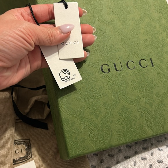 Gucci Women’s Platform Slide with Interlocking G. Black Rubber. - Picture 8 of 16